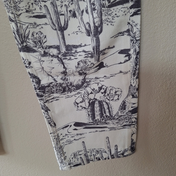 Reformation Oasis High Rise Straight Button/Fly Desert Jeans Womens Size 23 - Picture 4 of 9